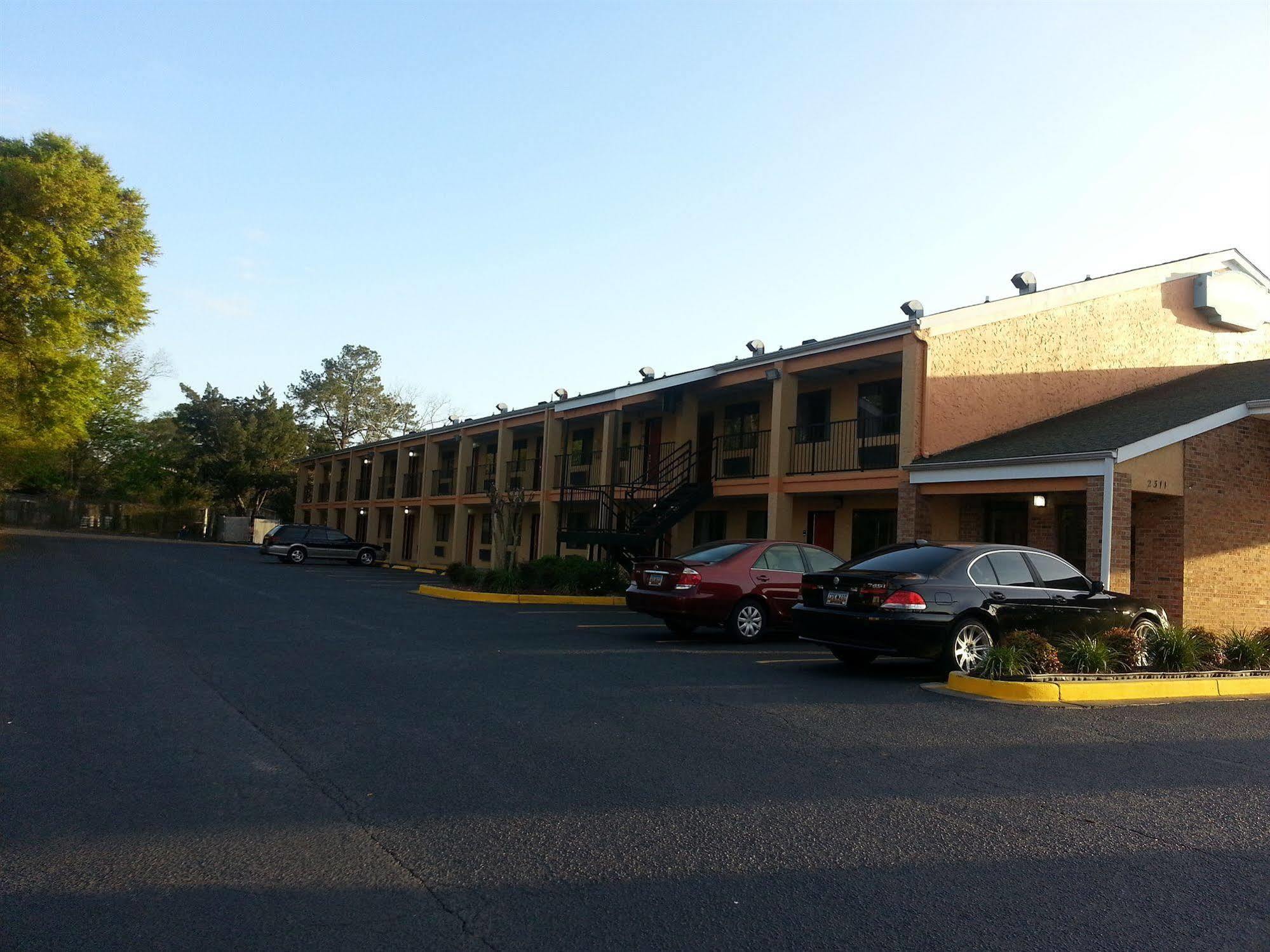 Rodeway Inn North Charleston - Ashley Phosphate Exterior photo
